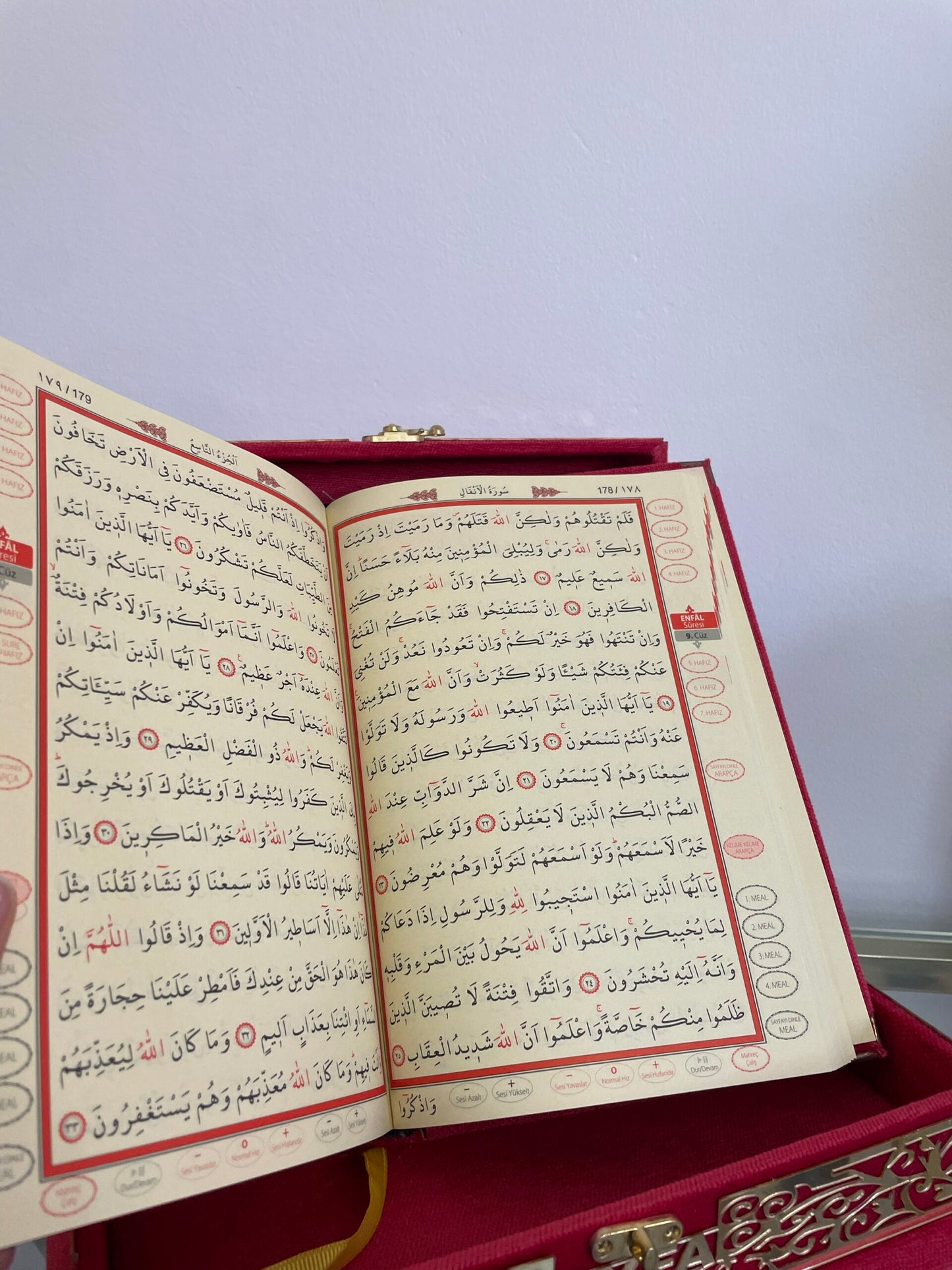 Cofre Quran Rojo